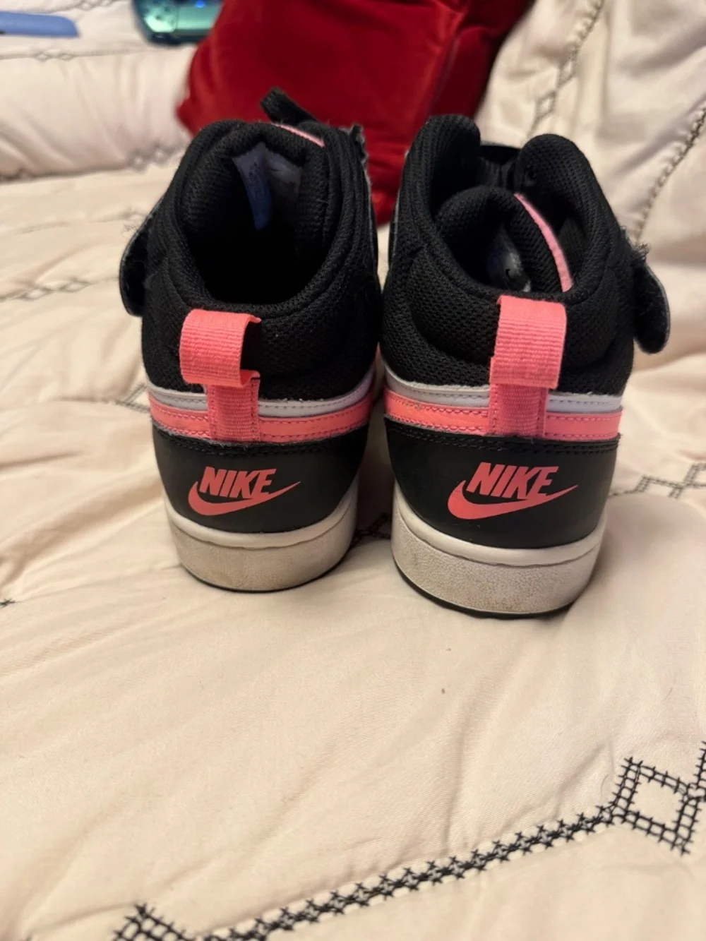 Nike girls black